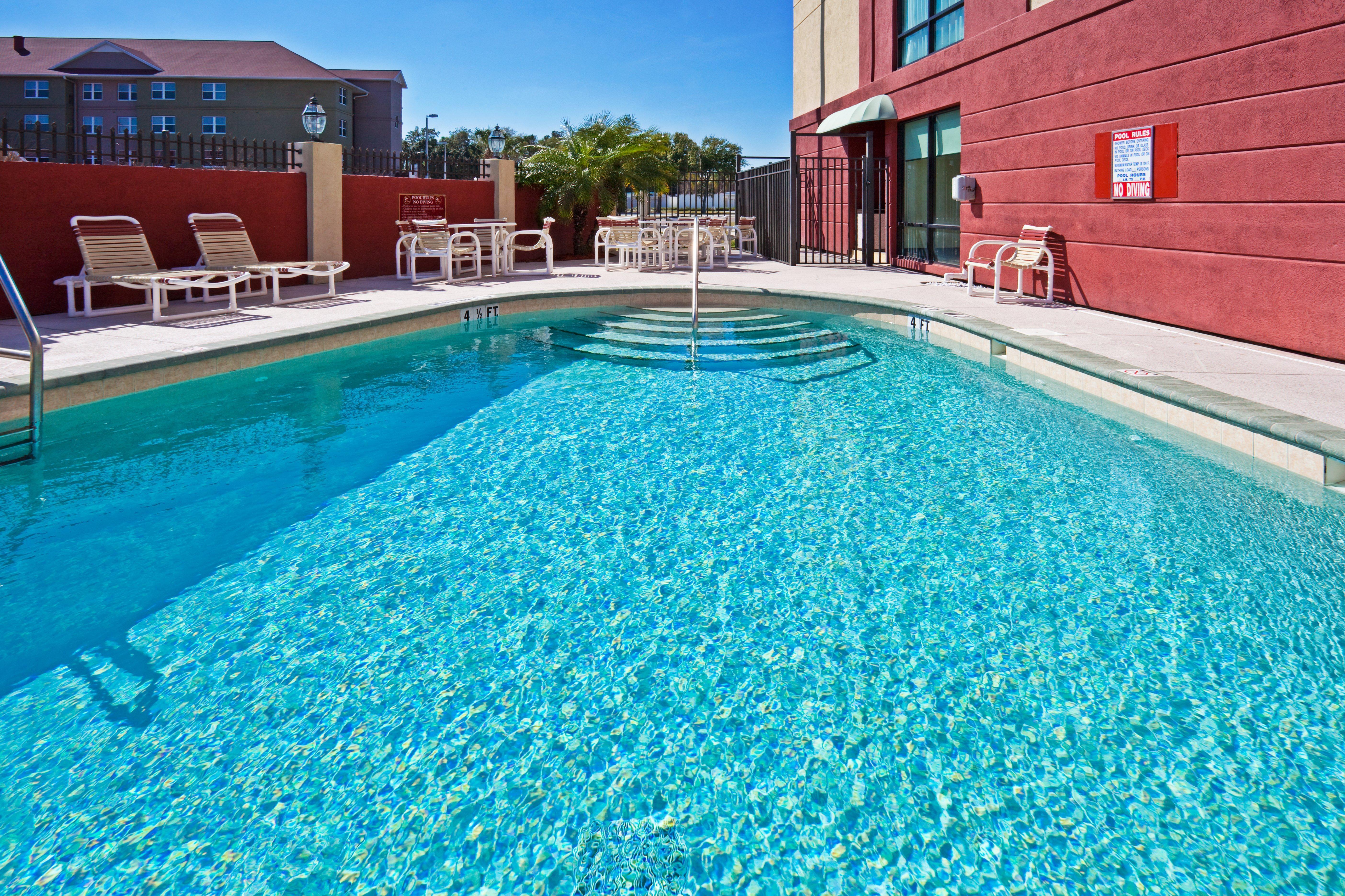 Holiday Inn Express Hotel & Suites Tampa-Oldsmar, An Ihg Hotel Exterior photo